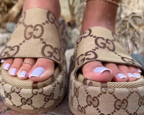 Eye Candy Toes aka Eyecandytoes Footjob OnlyFans - Gucci slides pool side