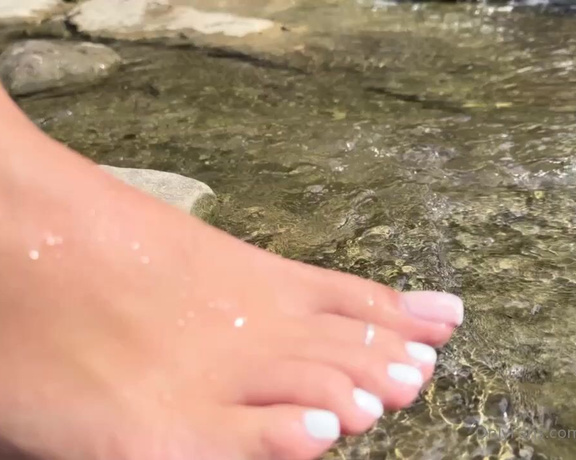 Eye Candy Toes aka Eyecandytoes Footjob OnlyFans - Walking in Water  Wet Feet Teasers 1