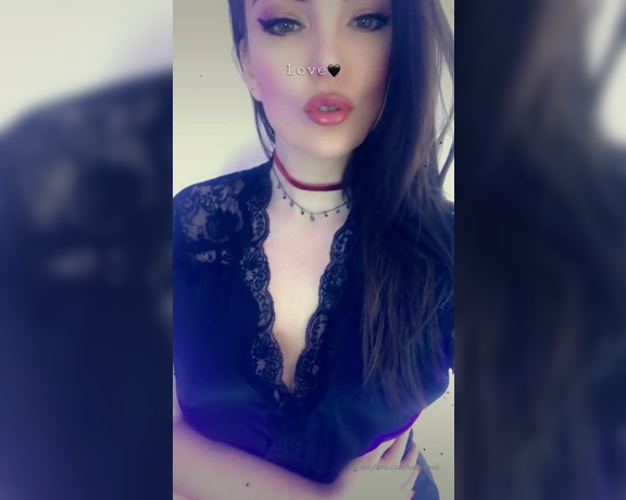 Goddess Kate aka Katealexis OnlyFans - I love to tease you with my hot curves!