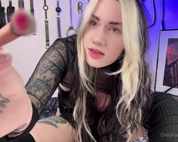 Lexiegrll aka Lexiegrll OnlyFans - SISSIFICATION I was in the mood to do your make up, dress you up then fuck your little mouth and