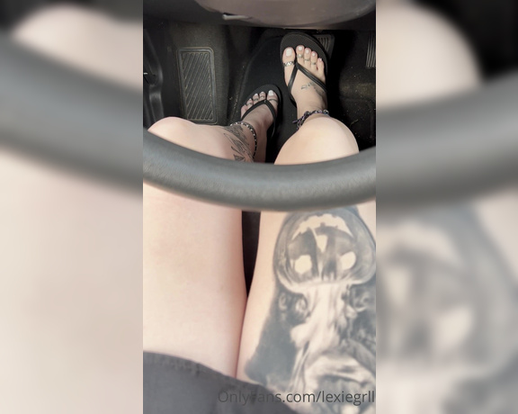 Lexiegrll aka Lexiegrll OnlyFans - Who wants to drive me around instead