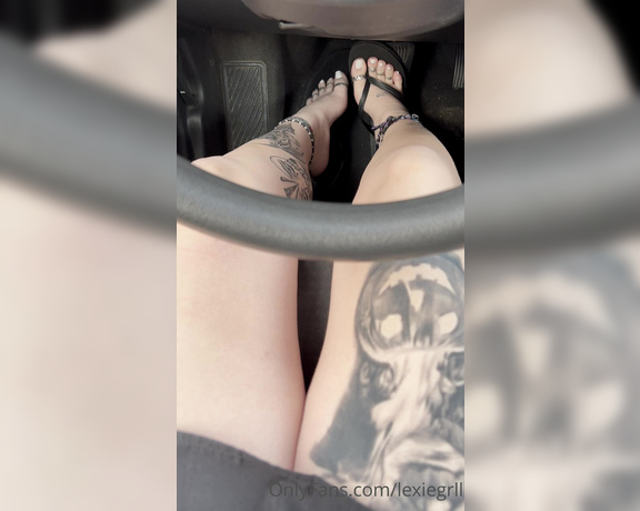 Lexiegrll aka Lexiegrll OnlyFans - Who wants to drive me around instead