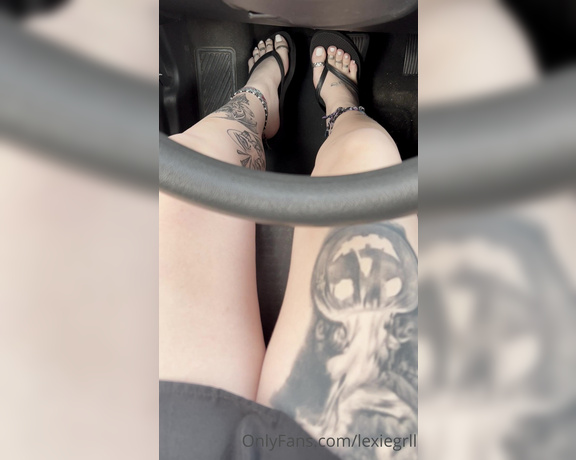 Lexiegrll aka Lexiegrll OnlyFans - Who wants to drive me around instead