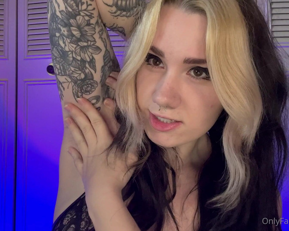 Lexiegrll aka Lexiegrll OnlyFans - This video is for the hairy armpit lovers onlyy I know you love my hairy armpits