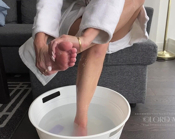 Lord Goddess Maria aka Lordmaria OnlyFans - I love a good foot bath Dont you wish it could be you washing My feet Those of you who have your