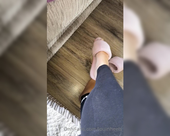 Lou In Heels aka Louinheels OnlyFans - I like teasing, I know youll want more