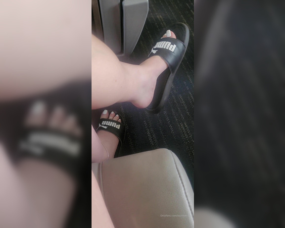Lou In Heels aka Louinheels OnlyFans - A little tease for the guys staring at my feet on the train!!