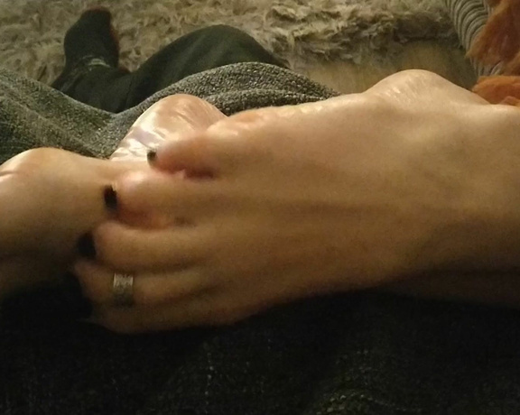 Lou In Heels aka Louinheels OnlyFans - Teasing him through his trousers after a nice oily foot massage