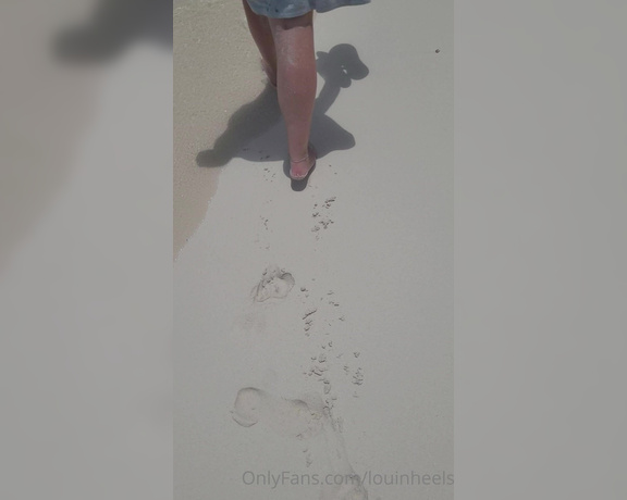 Lou In Heels aka Louinheels OnlyFans - The feeling of sand under my feet is quite frankly one of my favourite things on earthhow many