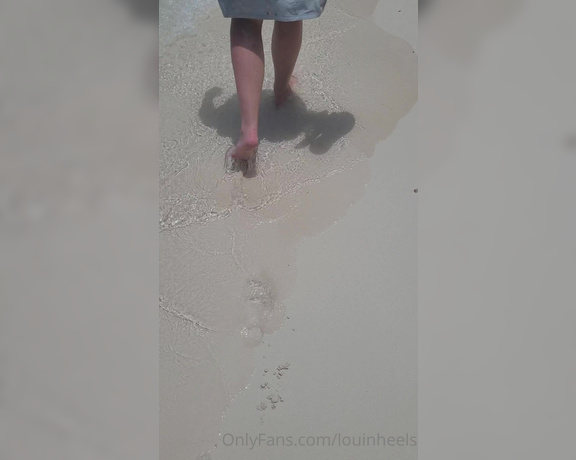 Lou In Heels aka Louinheels OnlyFans - The feeling of sand under my feet is quite frankly one of my favourite things on earthhow many