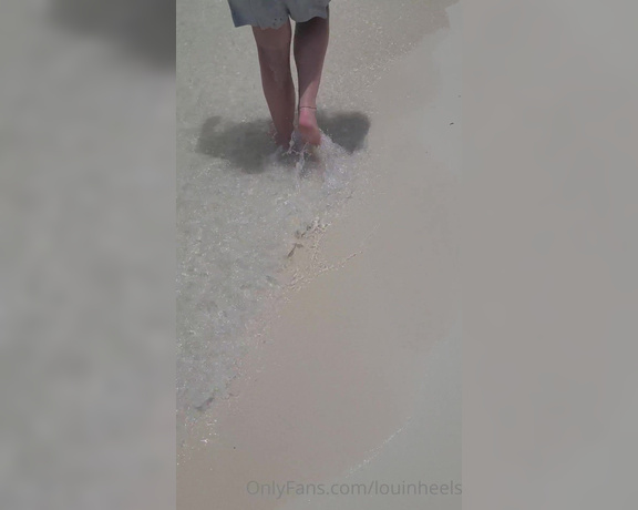 Lou In Heels aka Louinheels OnlyFans - The feeling of sand under my feet is quite frankly one of my favourite things on earthhow many