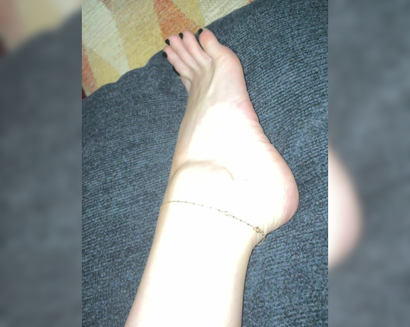Miss Adah Vonn aka Topdomme OnlyFans - Video I love this new anklet from a v good sub! This lighting doesn’t do it justice Thank you dear