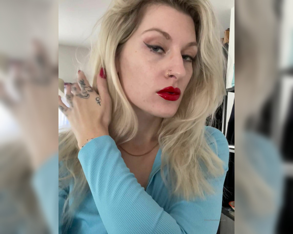 Miss Adah Vonn aka Topdomme OnlyFans - Video obsessed with a good red lip these days