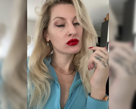 Miss Adah Vonn aka Topdomme OnlyFans - Video obsessed with a good red lip these days