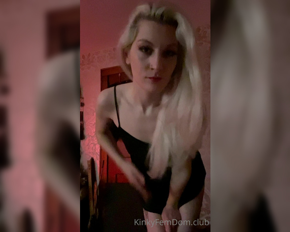 Miss Adah Vonn aka Topdomme OnlyFans - Videos Low light teasing and peeks ~