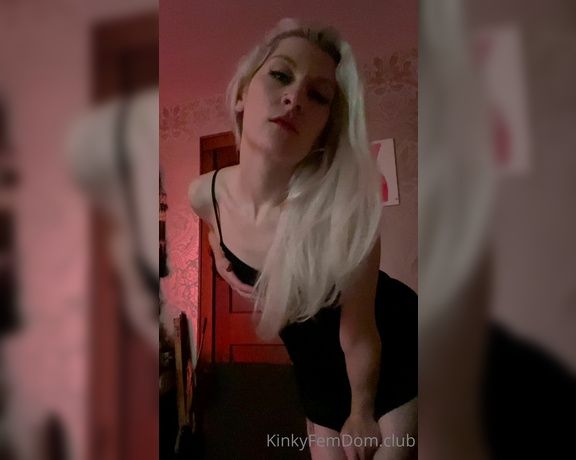 Miss Adah Vonn aka Topdomme OnlyFans - Videos Low light teasing and peeks ~