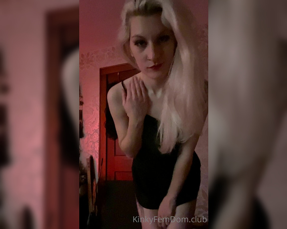 Miss Adah Vonn aka Topdomme OnlyFans - Videos Low light teasing and peeks ~