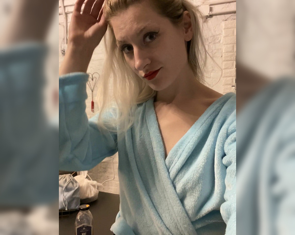 Miss Adah Vonn aka Topdomme OnlyFans - Video hey baby, c’mere