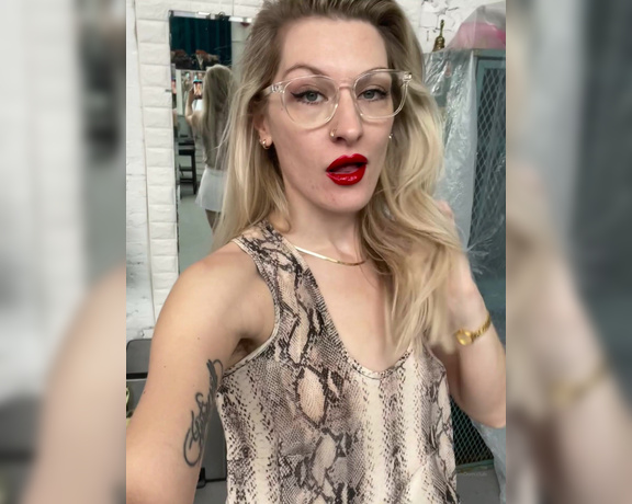 Miss Adah Vonn aka Topdomme OnlyFans - Video pretty face, little waist