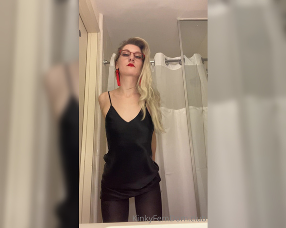 Miss Adah Vonn aka Topdomme OnlyFans - Video Bathroom break while the CFnm tea party rages outside That’s not the tv you hear, it’s like 2