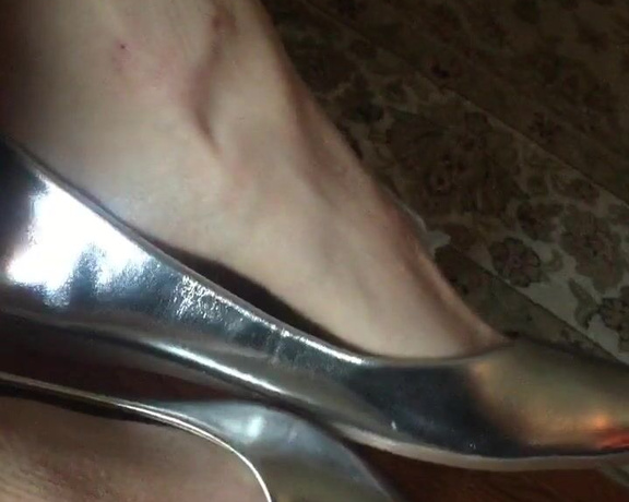 Miss Adah Vonn aka Topdomme OnlyFans - Opening My first pair of flats! Shiny & new ~