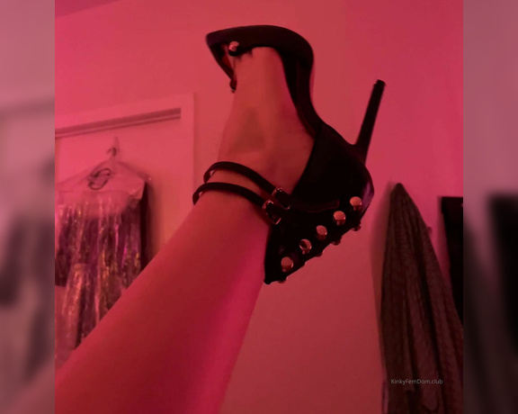 Miss Adah Vonn aka Topdomme OnlyFans - Wearing my sexy Hardot pumps to teach a kinky class tomorrow ~ thanks @doctor boots for crossing t 3