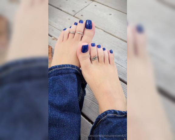 Babylumpstoes420 aka Babylumpstoes420 OnlyFans - New Color Alert Im so in love with this blue 5