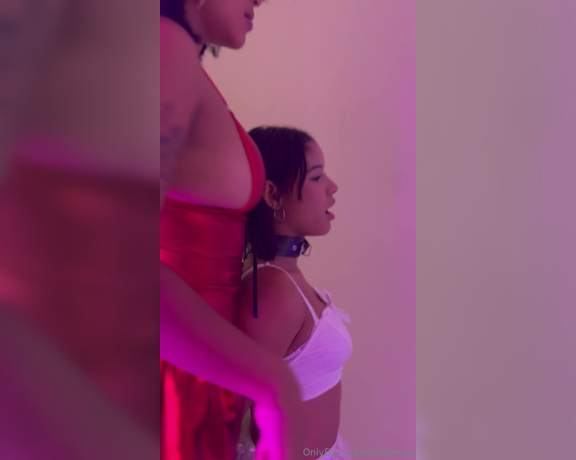 Malorie Queen aka malorieof - 05-14-2025 OnlyFans Video - New video  my cousin iamcrespitaof fucked me very hard and ate me all  ask