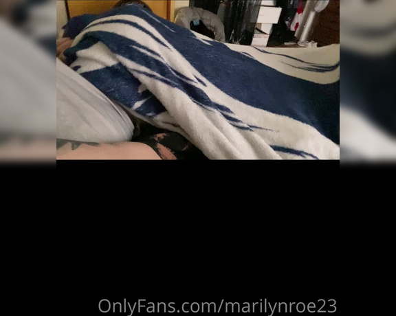 Marilyn Roe aka Marilynroe23 OnlyFans - A very merry Christmas fart comp