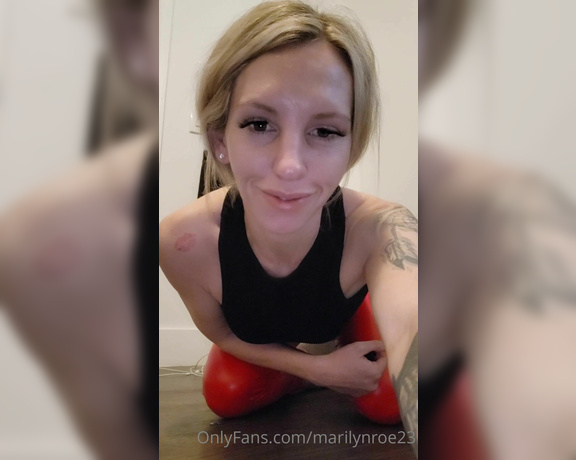 Marilyn Roe aka Marilynroe23 OnlyFans - Fart slave with joi ending