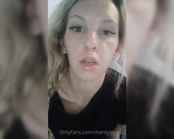 Marilyn Roe aka Marilynroe23 OnlyFans - Uncircumcised dicks are useless