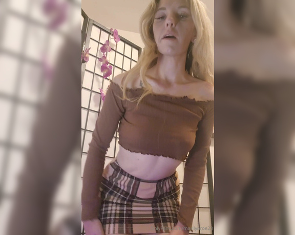 Marilyn Roe aka Marilynroe23 OnlyFans - Naughty teacher JOI