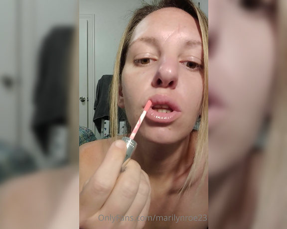 Marilyn Roe aka Marilynroe23 OnlyFans - Lipgloss fetish for my sissys