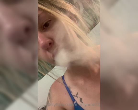 Marilyn Roe aka Marilynroe23 OnlyFans - Some people like watch the smoke blow out 4