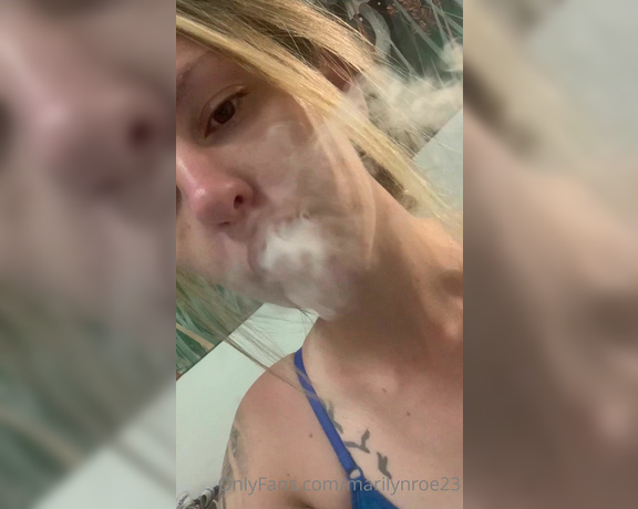 Marilyn Roe aka Marilynroe23 OnlyFans - Some people like watch the smoke blow out 4