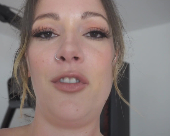 A Post Workout Snack For A Hungry Giantess'