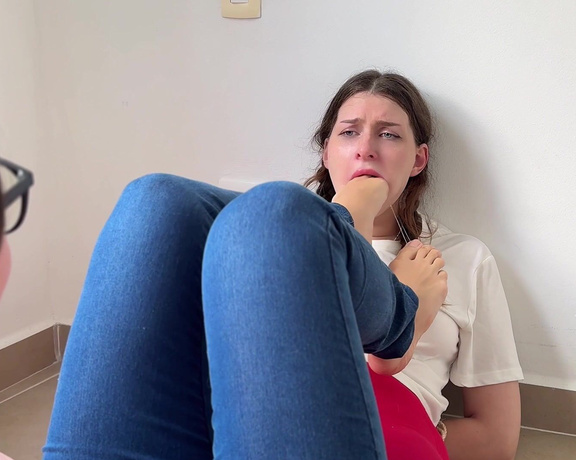 Fragrant shop - Bratty Meisje - Nose Between Toes Foot Smother 1080P