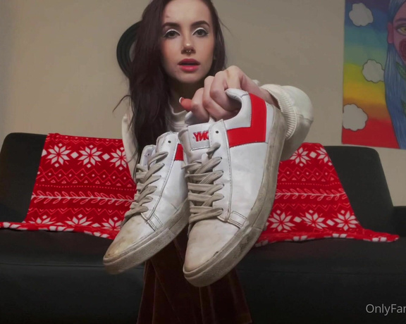 Miss May aka Goddessmayhere OnlyFans - Monday Video  Disappointing Shoe Licker