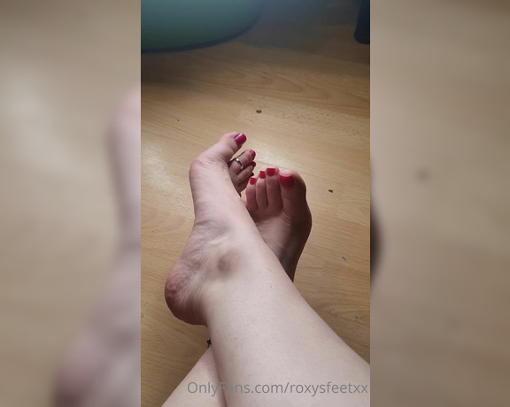 Miss Roxy xx aka Roxysfeetxx OnlyFans Video 5