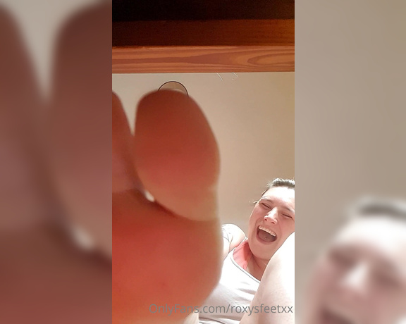 Miss Roxy xx aka Roxysfeetxx OnlyFans - Laughing Giantess or Disgusted Which would be your preferred end P 2