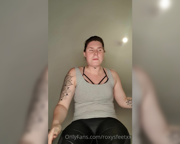 Miss Roxy xx aka Roxysfeetxx OnlyFans - JOI with SPH for the tiny willy boys