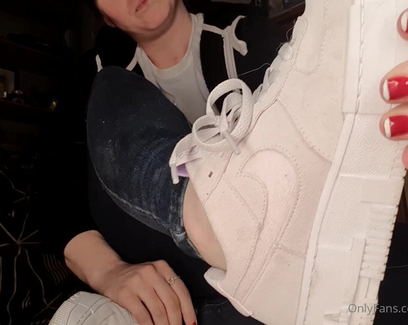 Miss Roxy xx aka Roxysfeetxx OnlyFans - Get down there and clean these trainers dog, or Im putting you on a collar and taking you for a wal