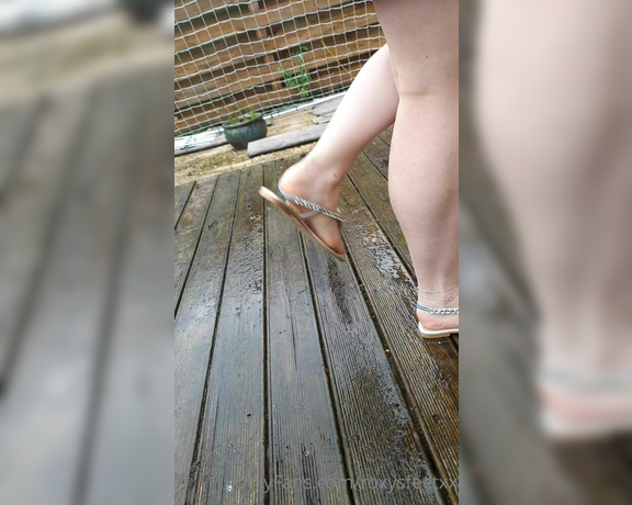 Miss Roxy xx aka Roxysfeetxx OnlyFans - Dancing in puddles