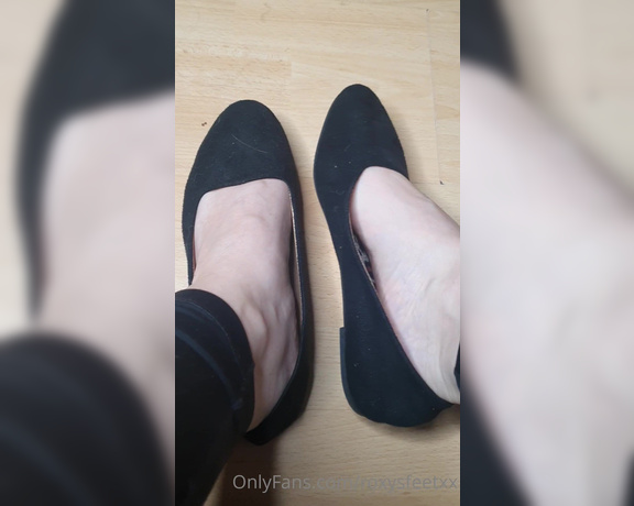 Miss Roxy xx aka Roxysfeetxx OnlyFans - Playing with my flats