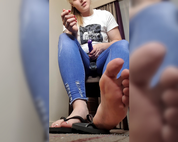 Miss Roxy xx aka Roxysfeetxx OnlyFans - Submit to me and my big purple cock, sissy