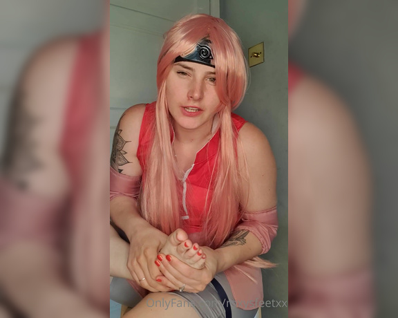 Miss Roxy xx aka Roxysfeetxx OnlyFans - Sakura has been learning how to worship feet from Tsunade and she wants to pass her training on to