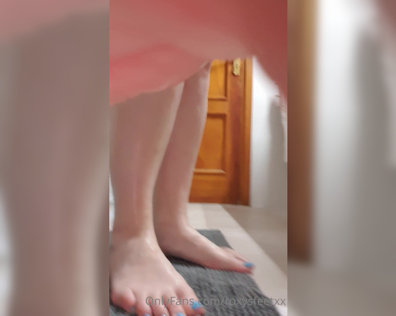 Miss Roxy xx aka Roxysfeetxx OnlyFans Video 1