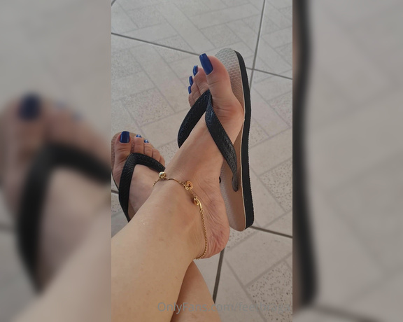 Feet Braga aka Feetbraga OnlyFans - Long BLUE toes for you