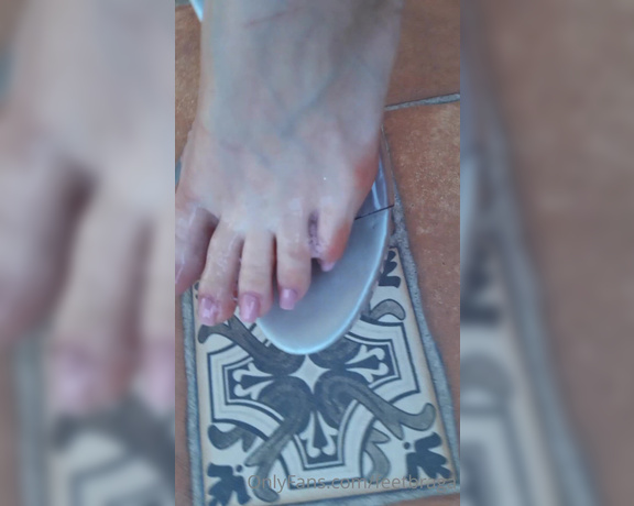 Feet Braga aka Feetbraga OnlyFans - Spitting on beautiful toenails