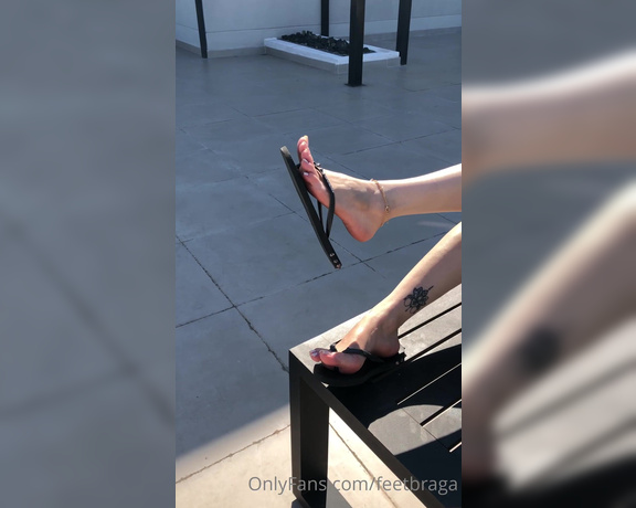 Feet Braga aka Feetbraga OnlyFans - Eu amo este vdeo , mostrando bastante as solas rosadas